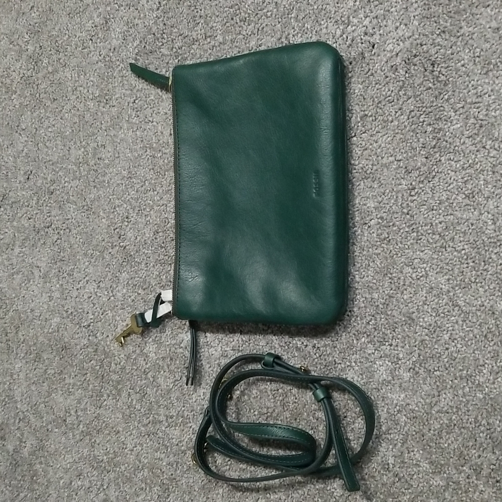 NWOT Fossil Green Double Zipped Bag/Crossbody